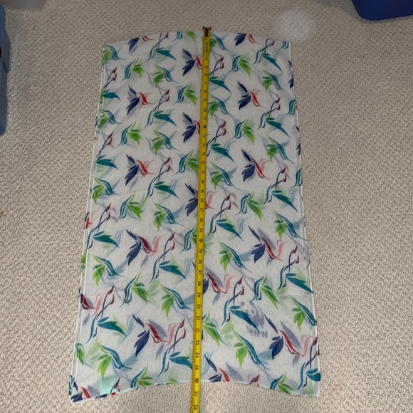 World Wildlife Fund (WWF) Continuous Loop Scarf Hummingbird Pattern - Picture 11 of 12